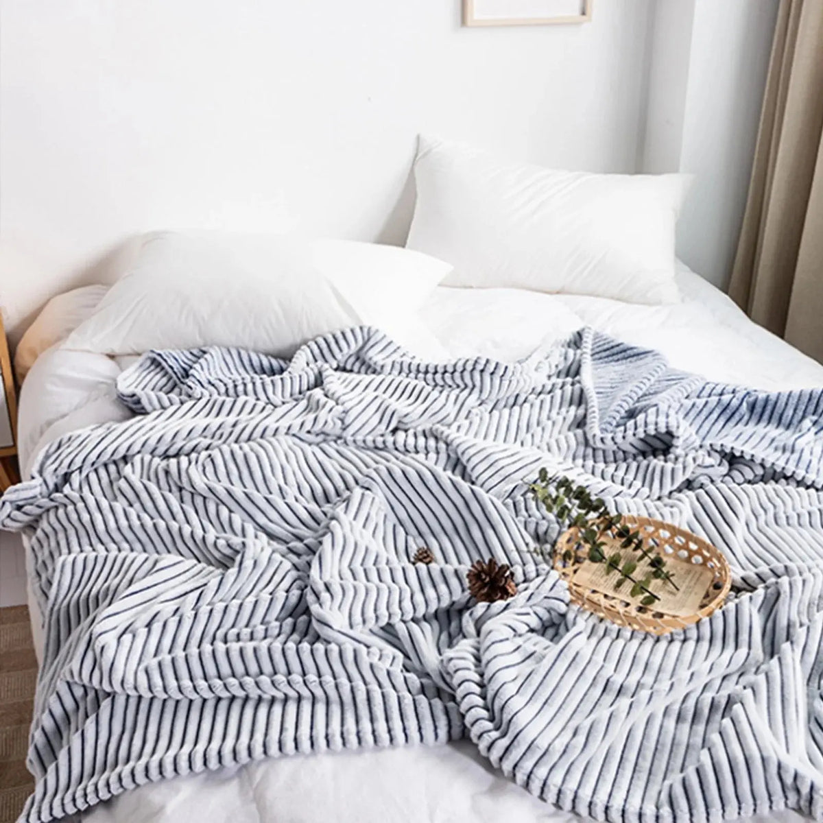 Sleepwyn Ribbed Flannel Blanket