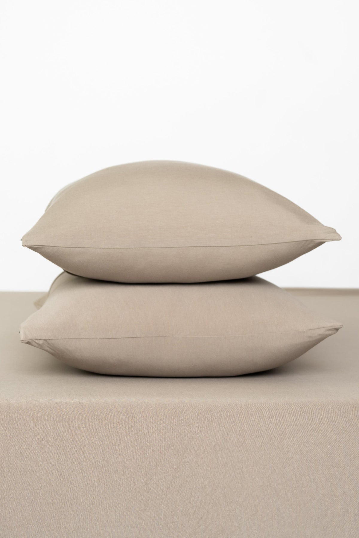 Fitted Sheet with Pillowcases in Almond
