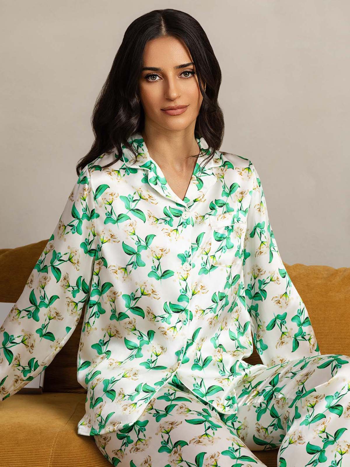 Clearance - Women's Pure Silk Green Floral Print Long Sleeve Notch Collar Pajamas Set