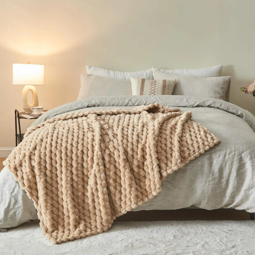 Sleepwyn 3D Clouds Jacquard Silky Flannel Blanket