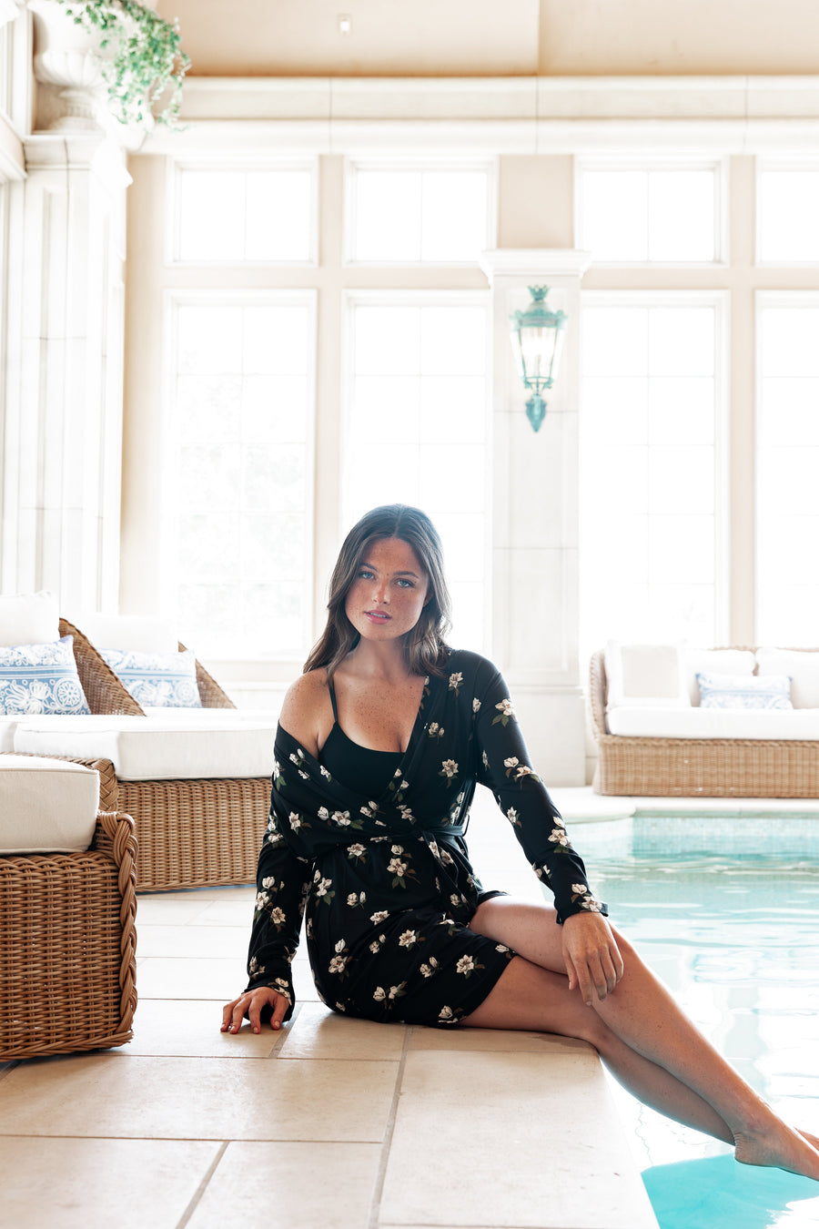 Women’s Lounge Robe in Big Midnight Magnolia