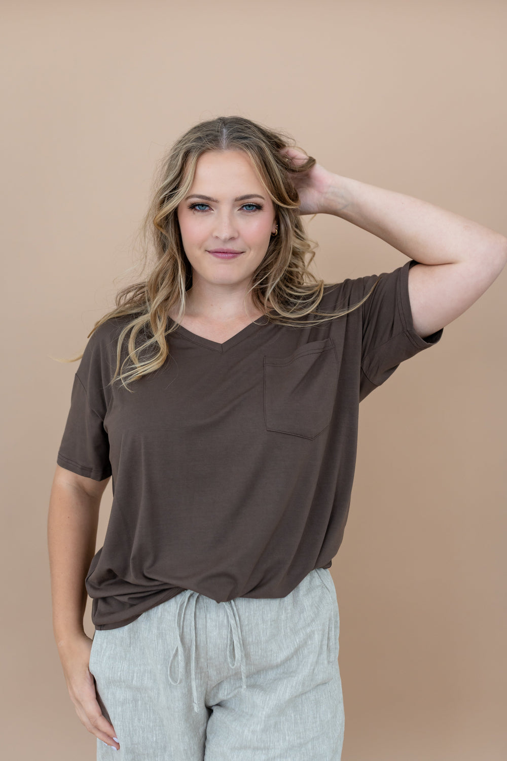 Women's Oversized V-Neck Tee in Espresso