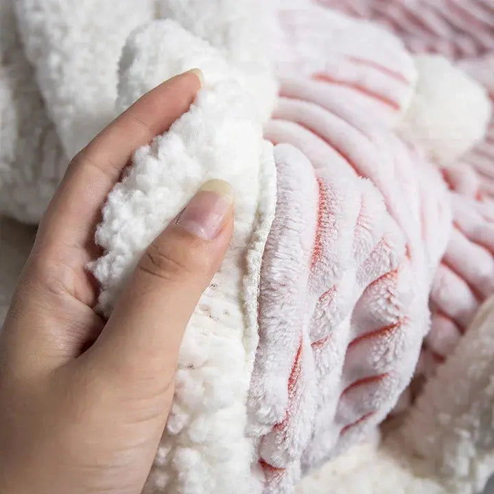 Sleepwyn Ribbed Flannel Blanket