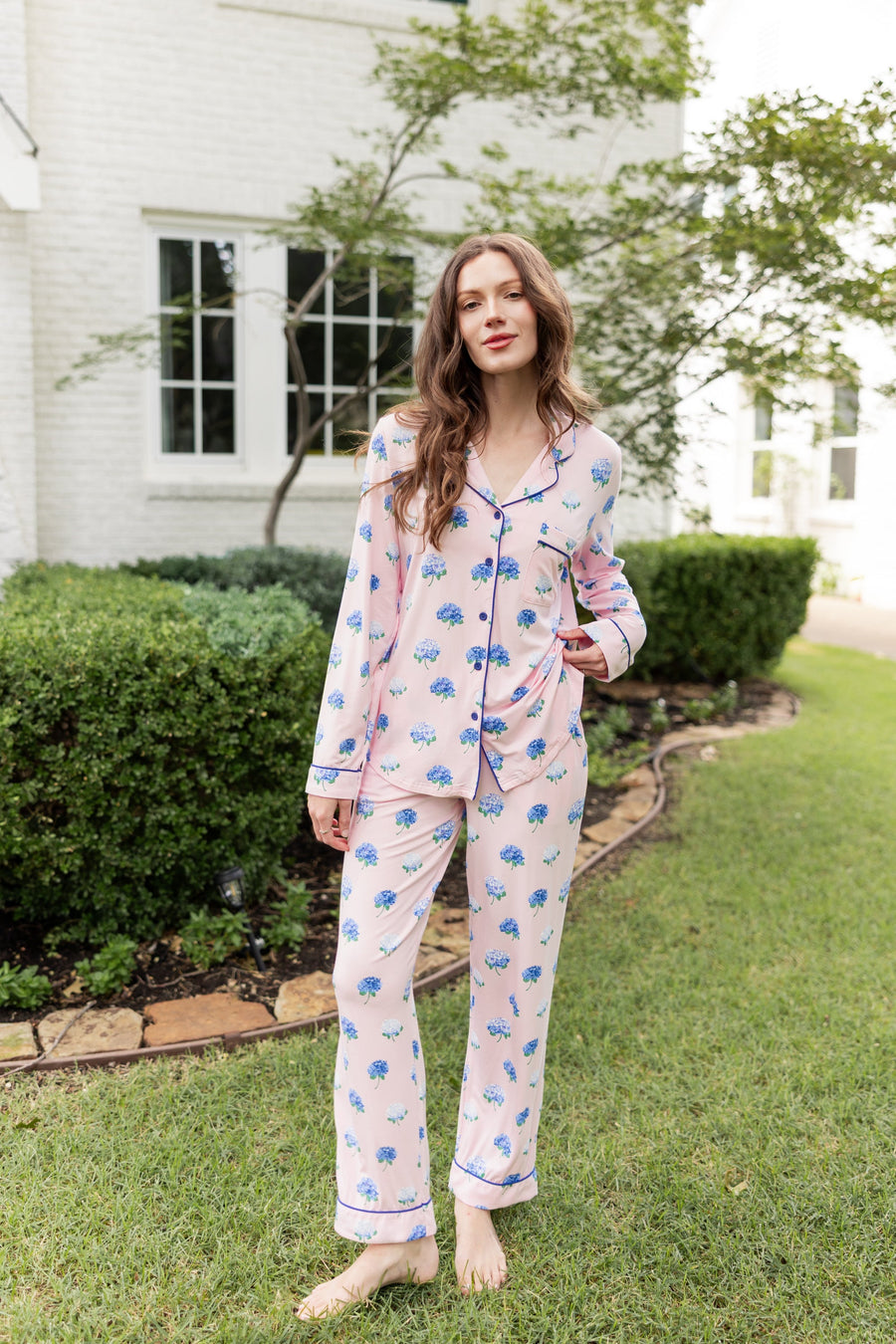 Long-Sleeved Women's Pajama Set in Sakura Hydrangea