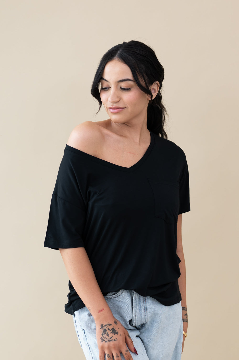 Women's Oversized V-Neck Tee in Midnight