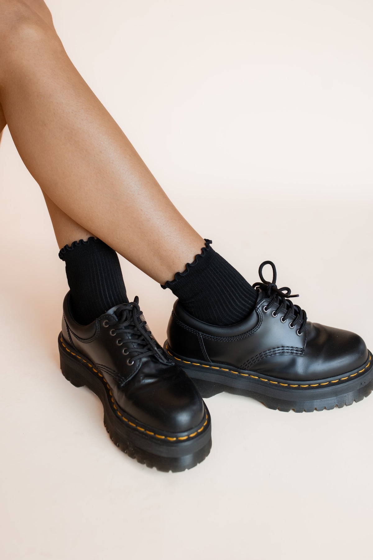 Women's Ruffle Socks in Midnight