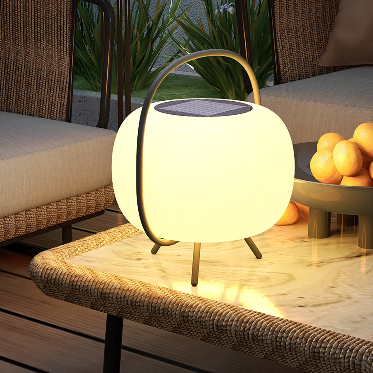 Soluna Pod Lantern Outdoor Lamp