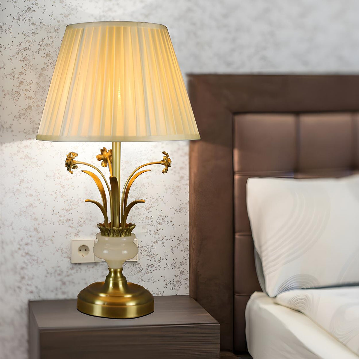 Artistic Elegant Gold Floral Metal Base Table Lamp