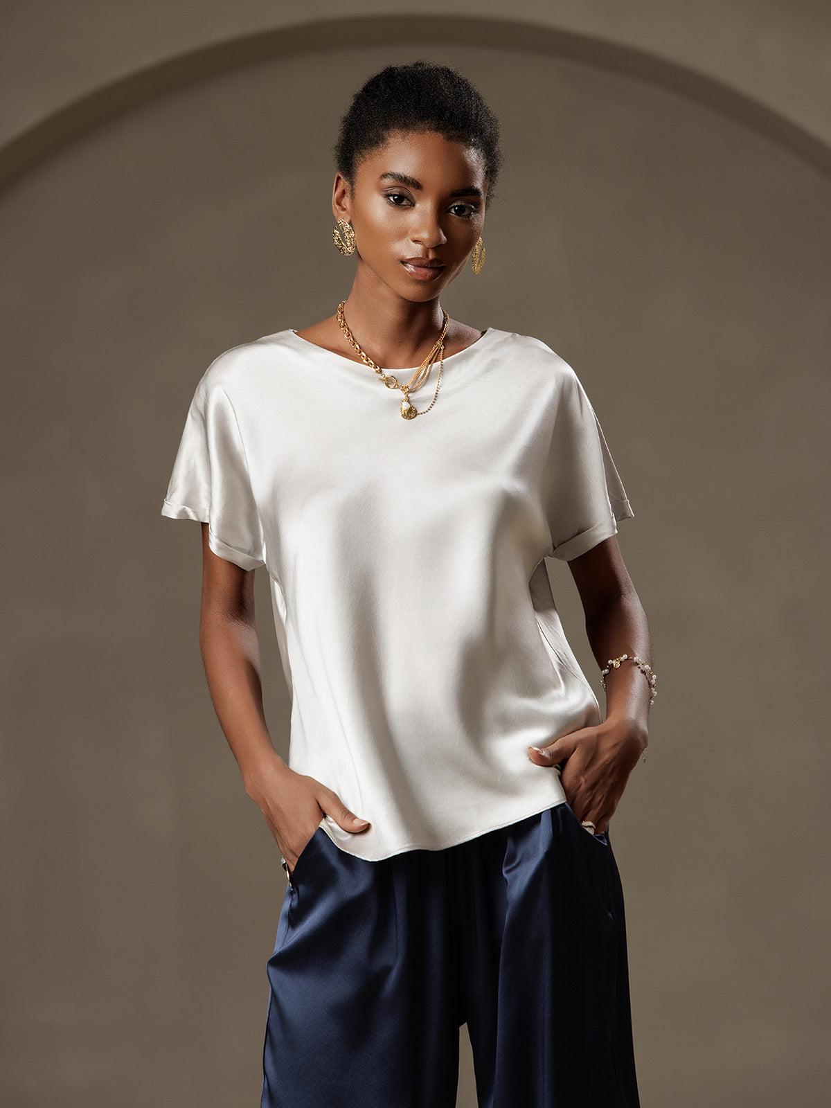 19Momme Silk Short Sleeve Boat Neck Cuffed Sleeve Women's T-Shirt