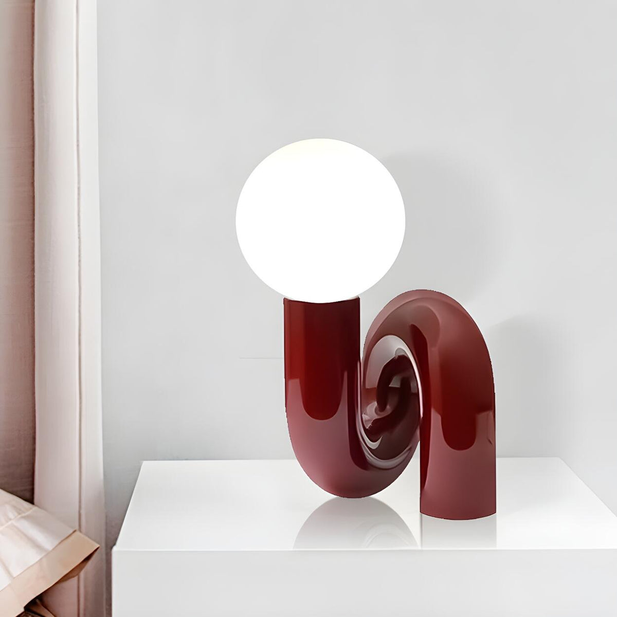Creative Red Resin Ball Glass Lampshade Table Lamp