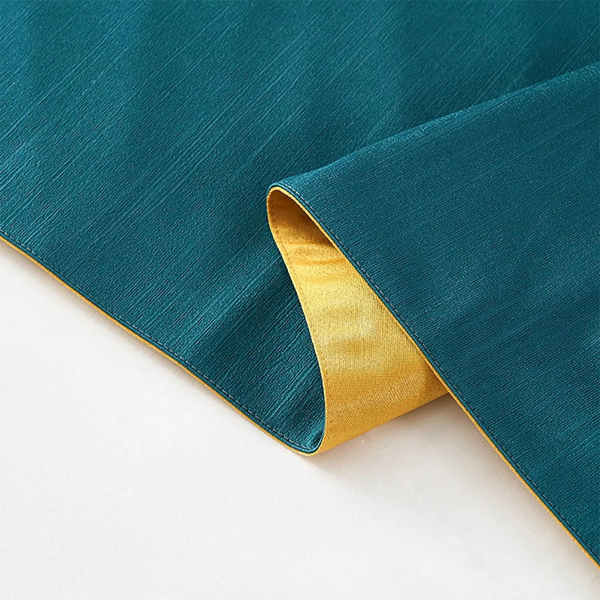 Sleepwyn Velvet Bed Scarf