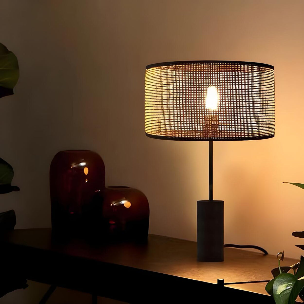 Modern Cylinder Rattan Shape Metal Base Table Lamp
