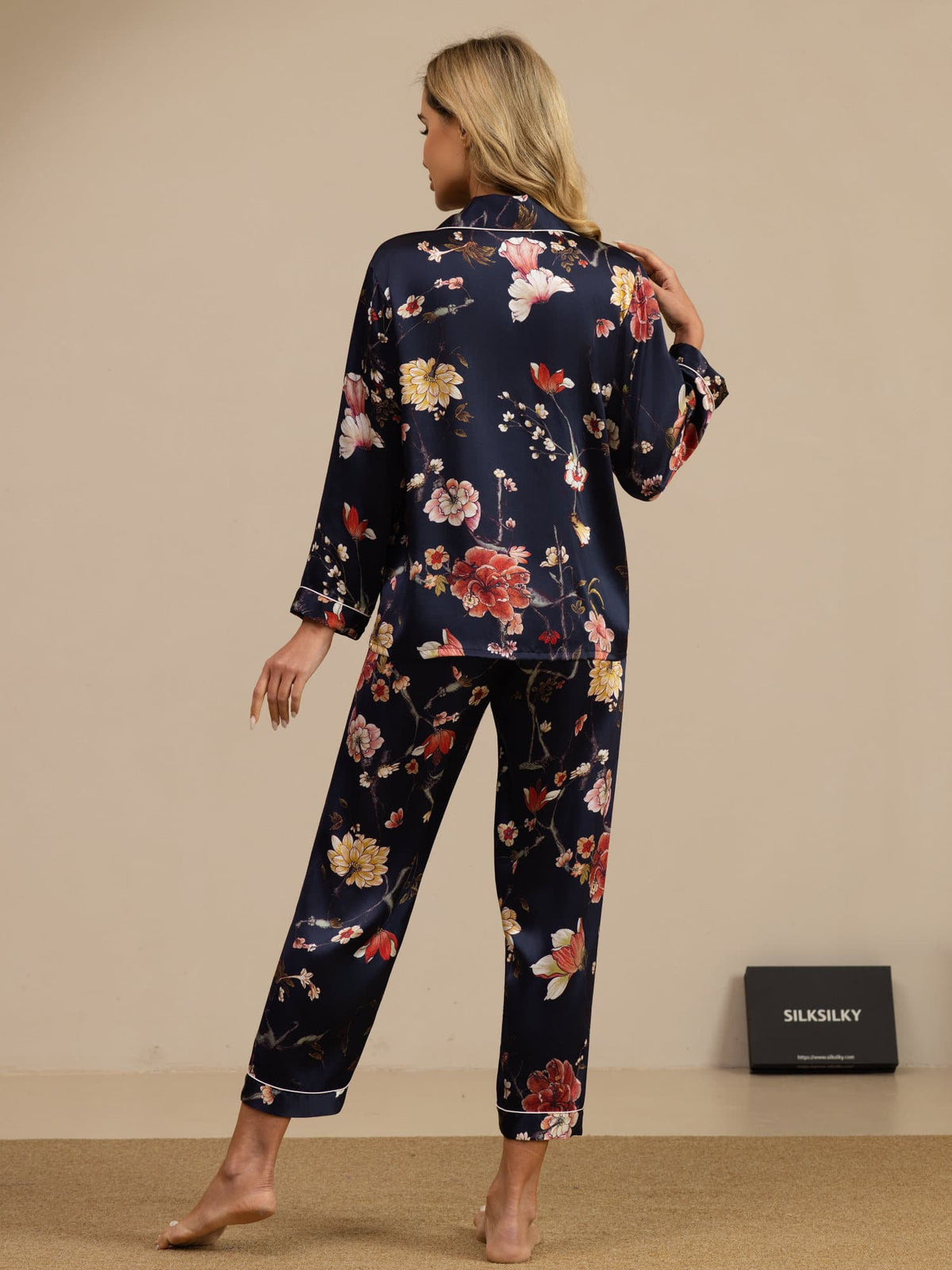Women's 100% Mulberry Silk Navy Floral Print Long Sleeve Lapel Collar Button Up Pajamas Set
