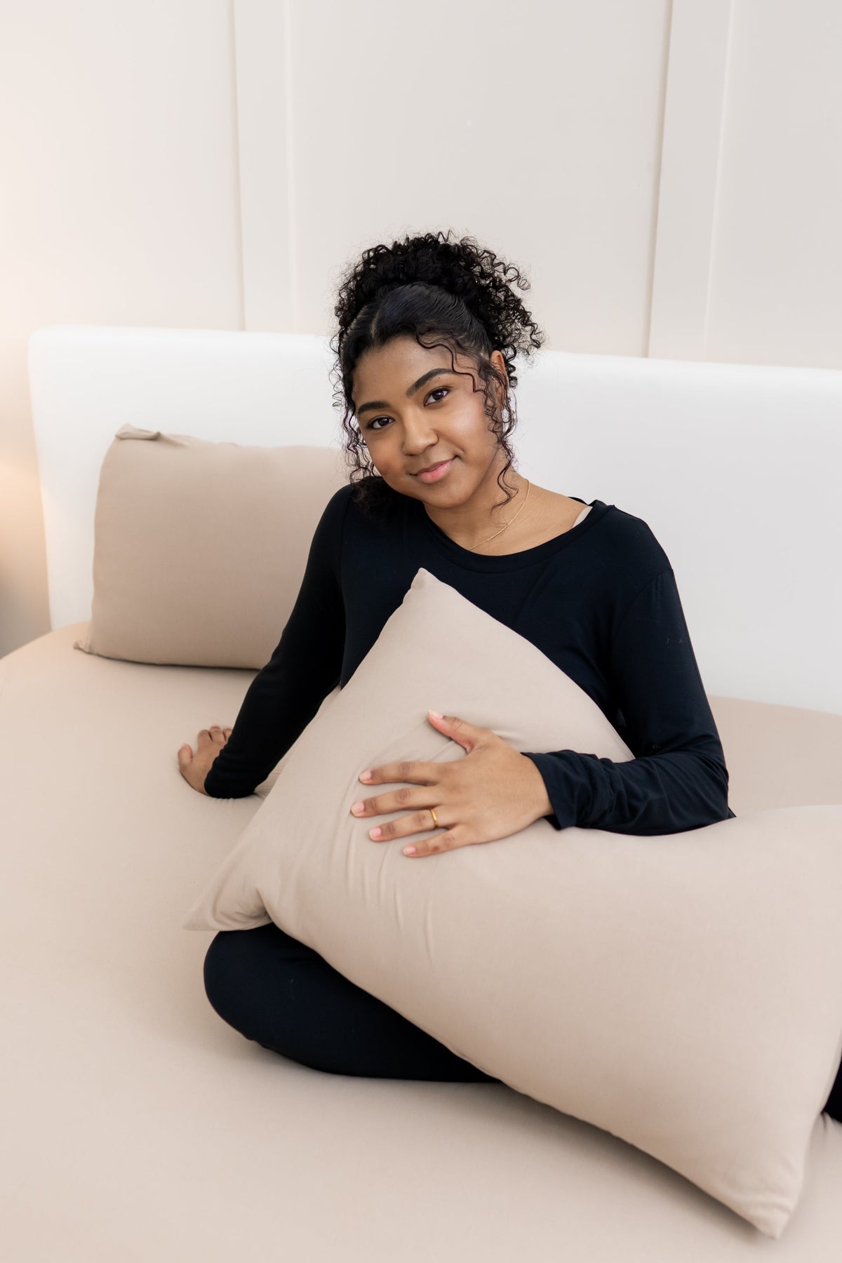 Fitted Sheet with Pillowcases in Almond