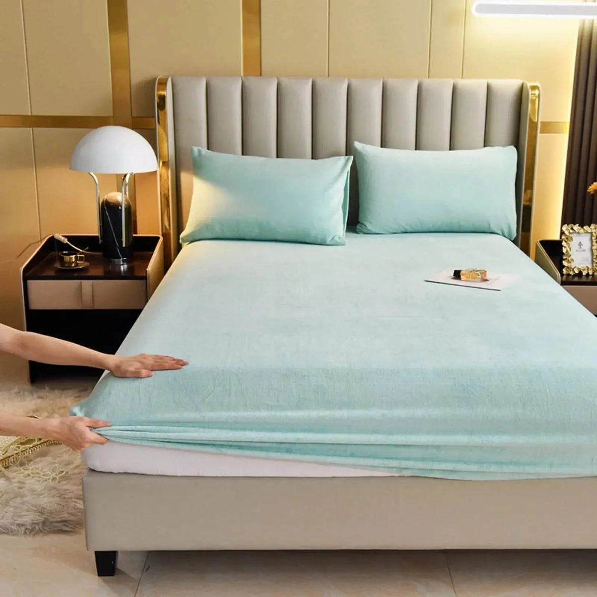 Sleepwyn Plush Velvet Thermal Mattress Cover Sheet