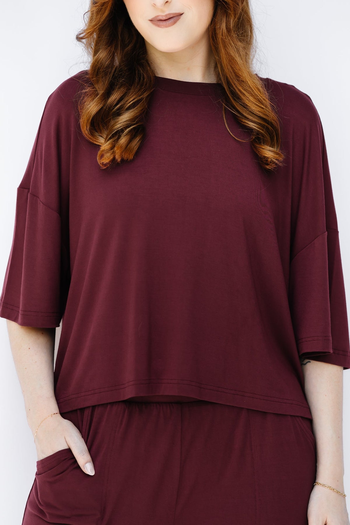 Women's Short Sleeve Boxy Tee in Burgundy