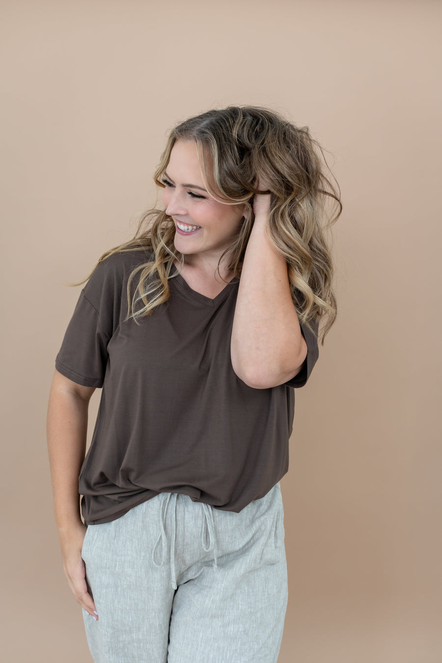 Women's Oversized V-Neck Tee in Espresso