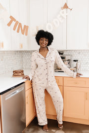 Long-Sleeved Women's Pajama Set in Espresso Martini