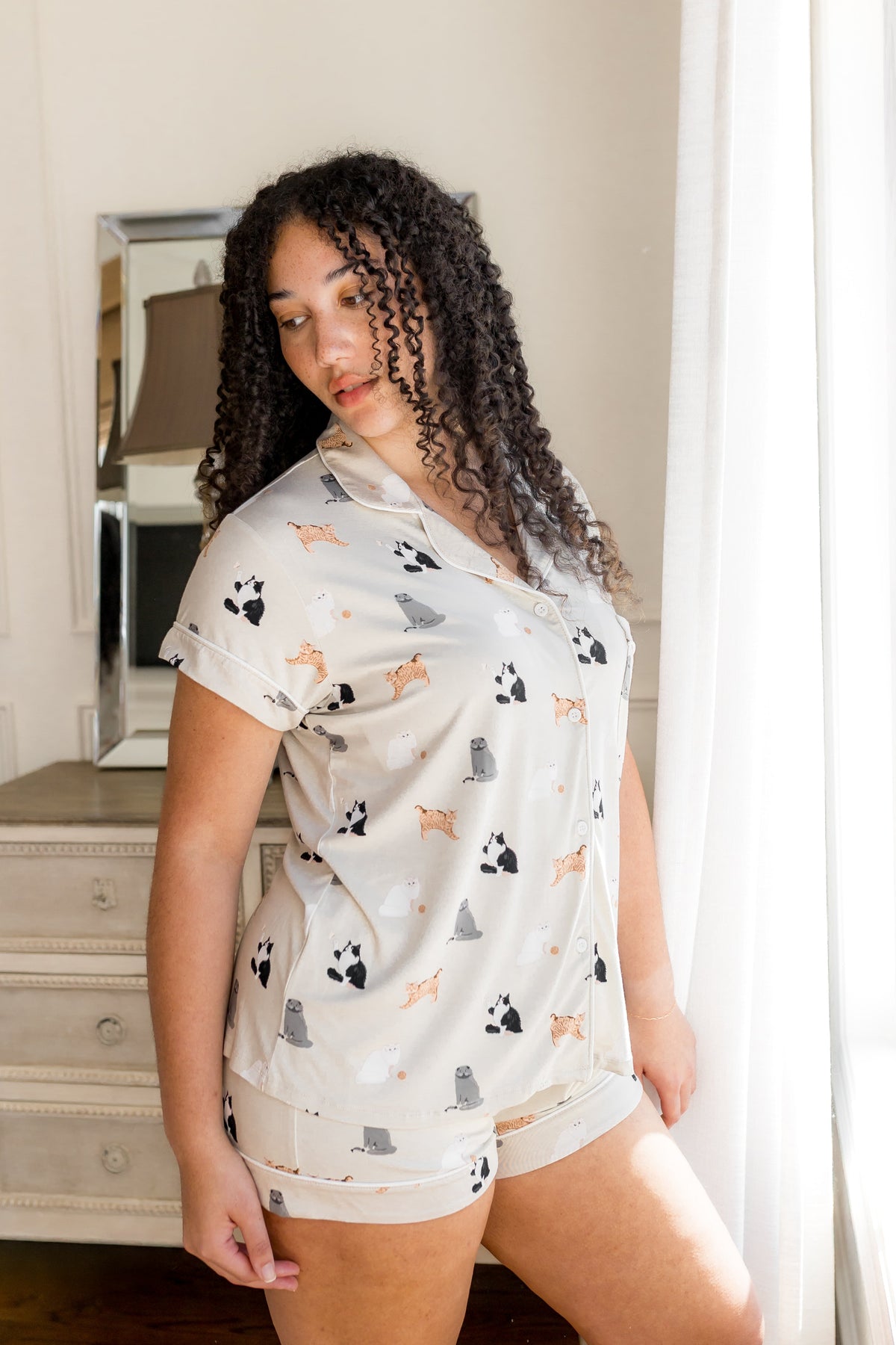 Women's Short Sleeve Pajama Set in Fluffy Cat