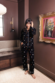 Long-Sleeved Women's Pajama Set in Halloween Friends
