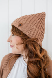 Chunky Knit Ribbed Beanie in Latte