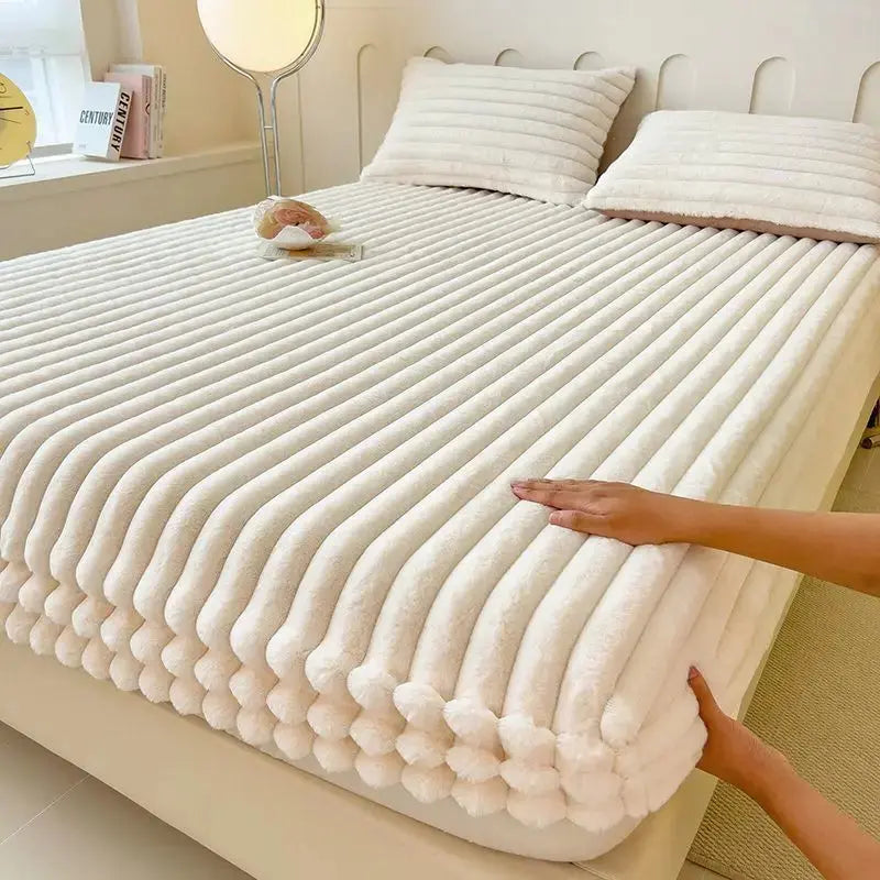 Sleepwyn Faux Fur Fitted Bed Sheet