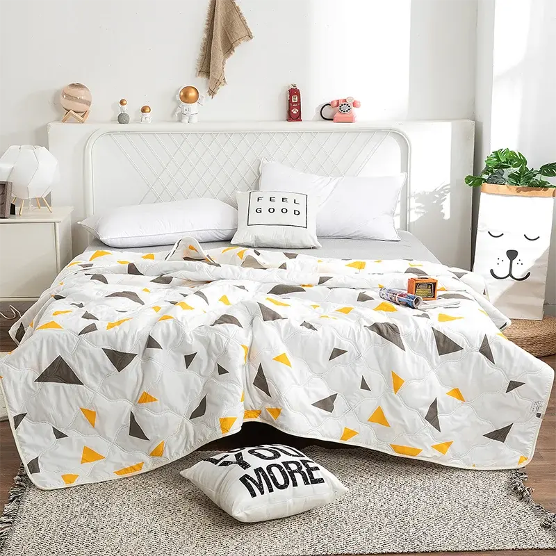 Sleepwyn Geometric Patterned Summer Quilt