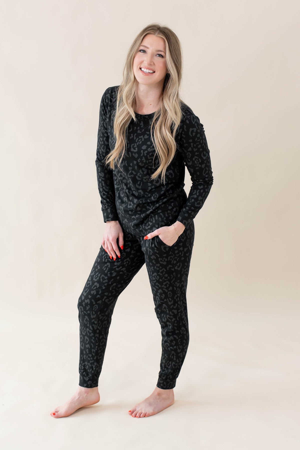 Women's Jogger Pajama Set in Midnight Leopard