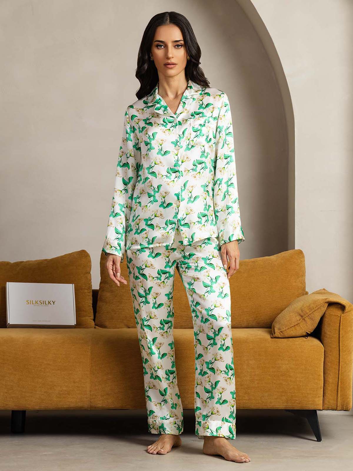 Clearance - Women's Pure Silk Green Floral Print Long Sleeve Notch Collar Pajamas Set