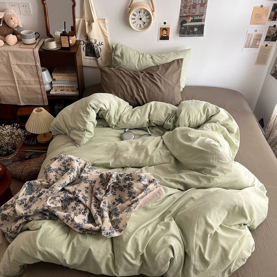 Cottage Themed Green Tones Bedding Set