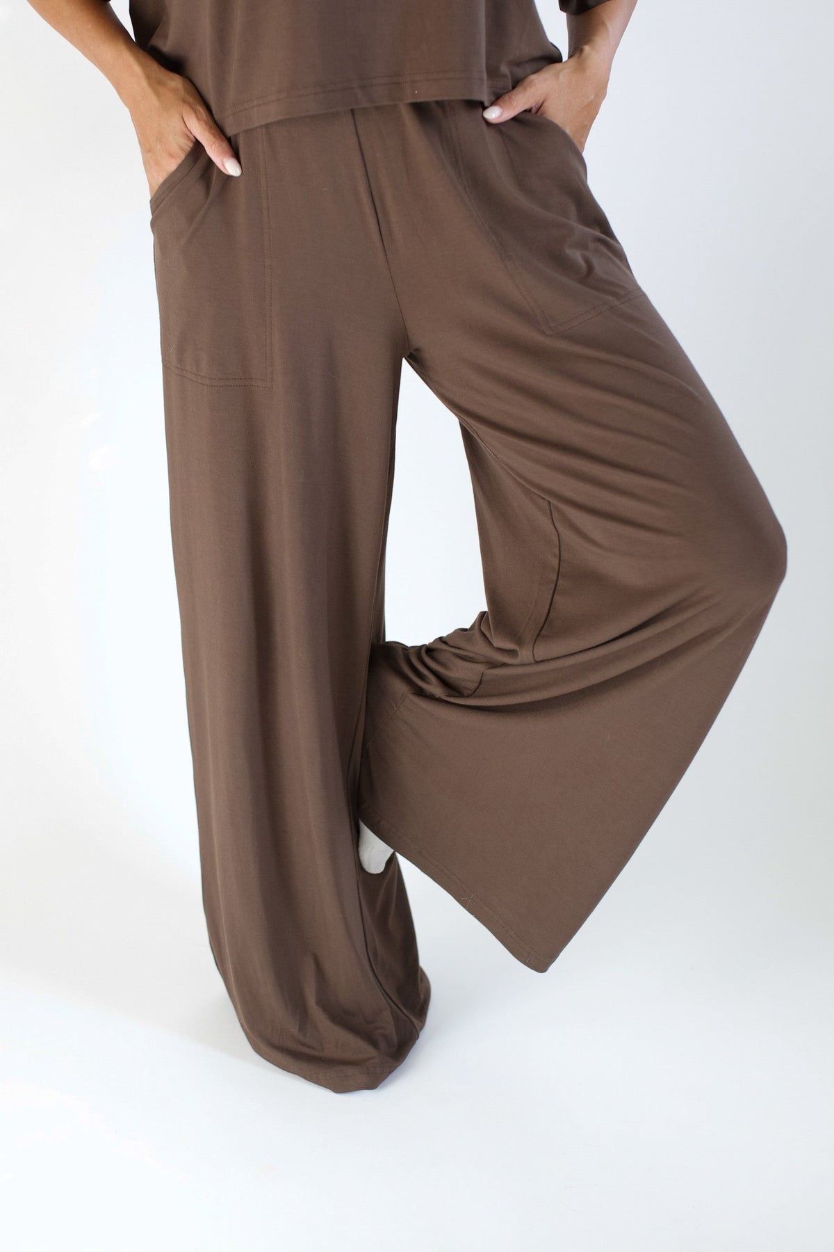 Women's Wide Leg Pant in Espresso