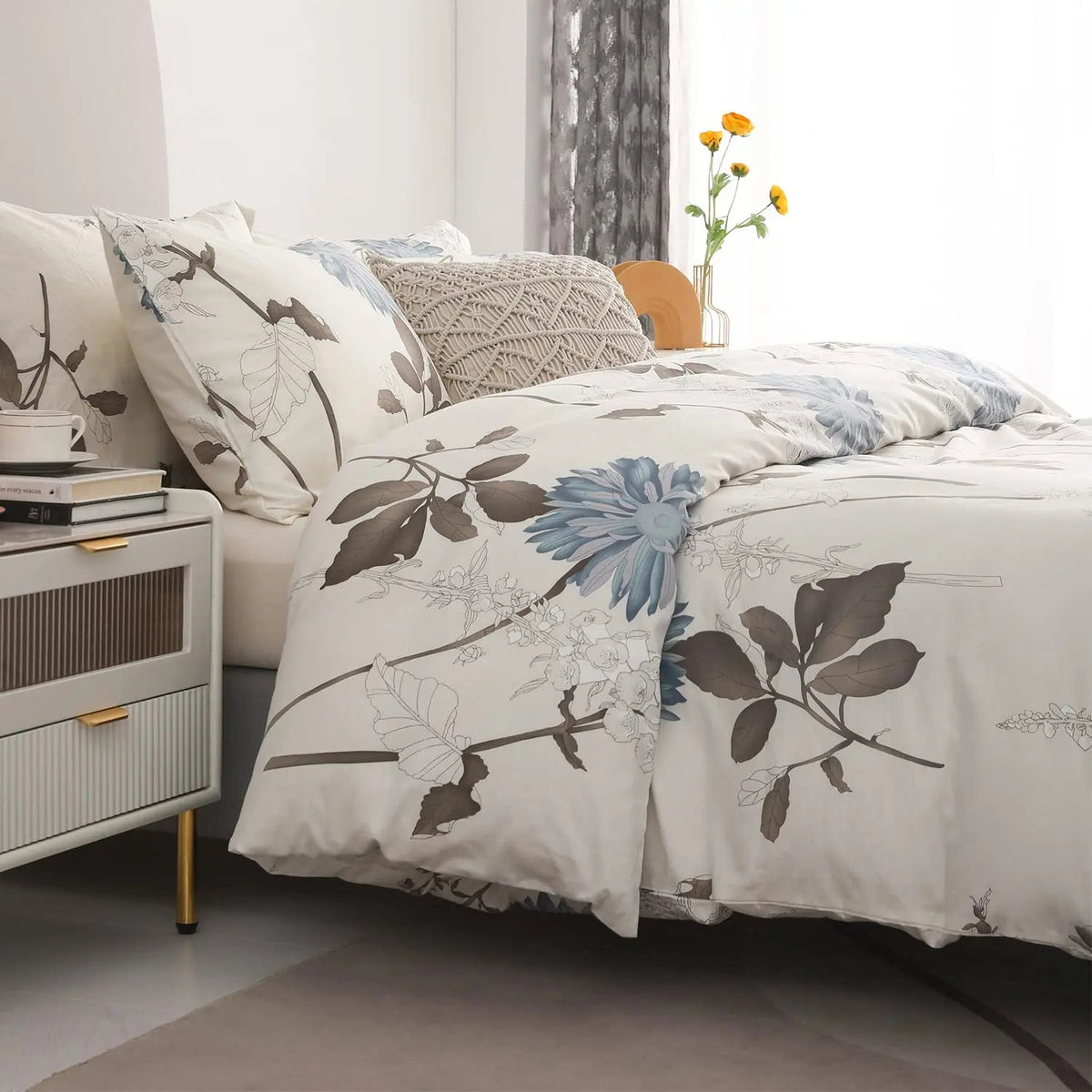 Sleepwyn Luxe Botanical Bedding Set (4 Pcs)