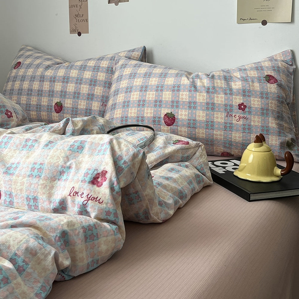 Berry Best Kawaii Strawberry Bedding Set