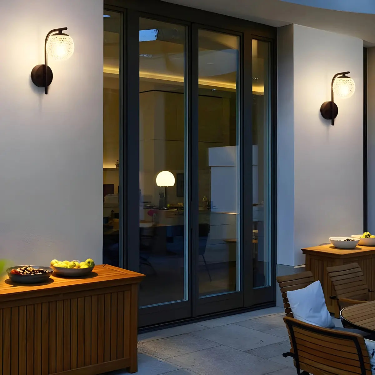 Stylish Globe Outdoor Bi-pin Small Wall Light Black
