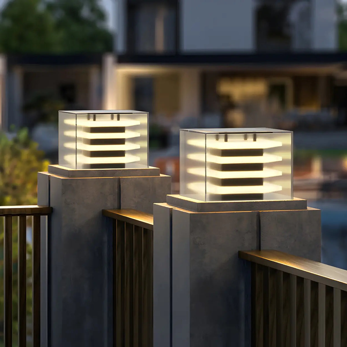 Stylish Multi-layered Square Glass Outdoor Solar Pillar Lamp